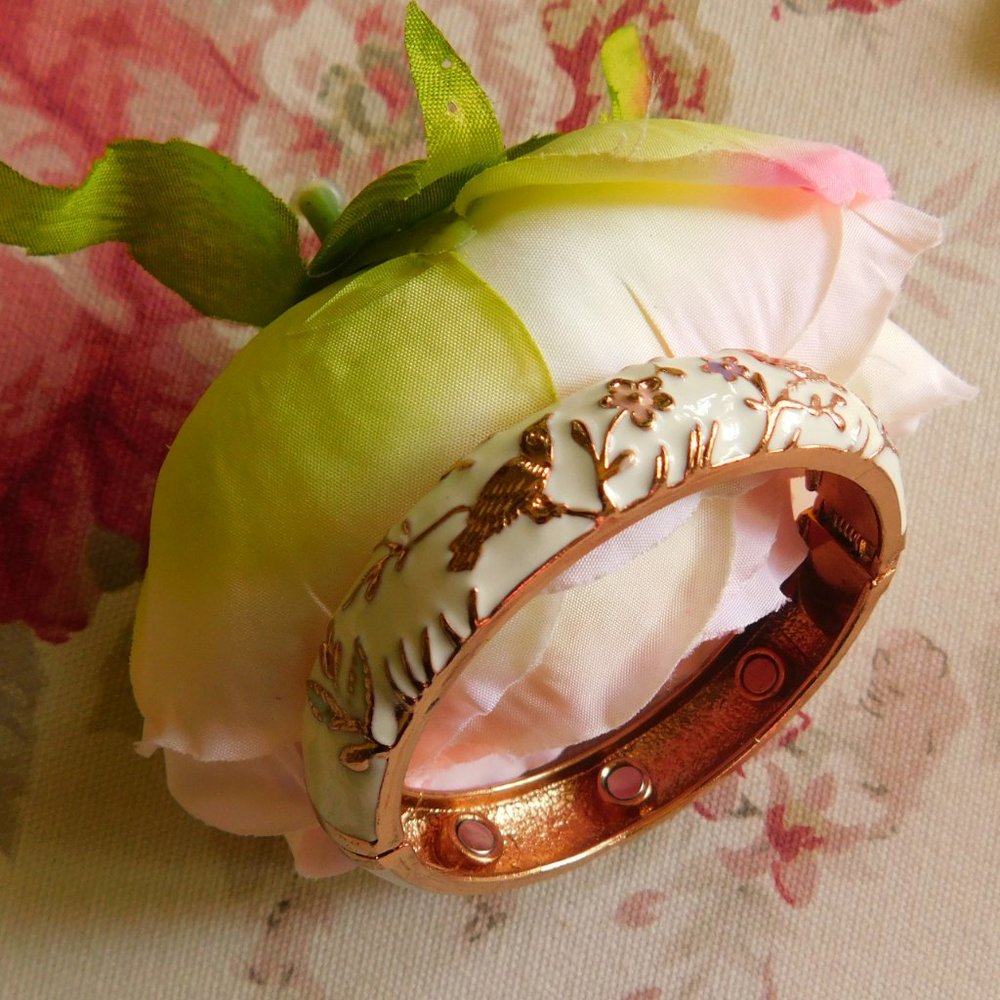 Heavy Metallic Floral/Birds Bangle - Picture 1 of 4
